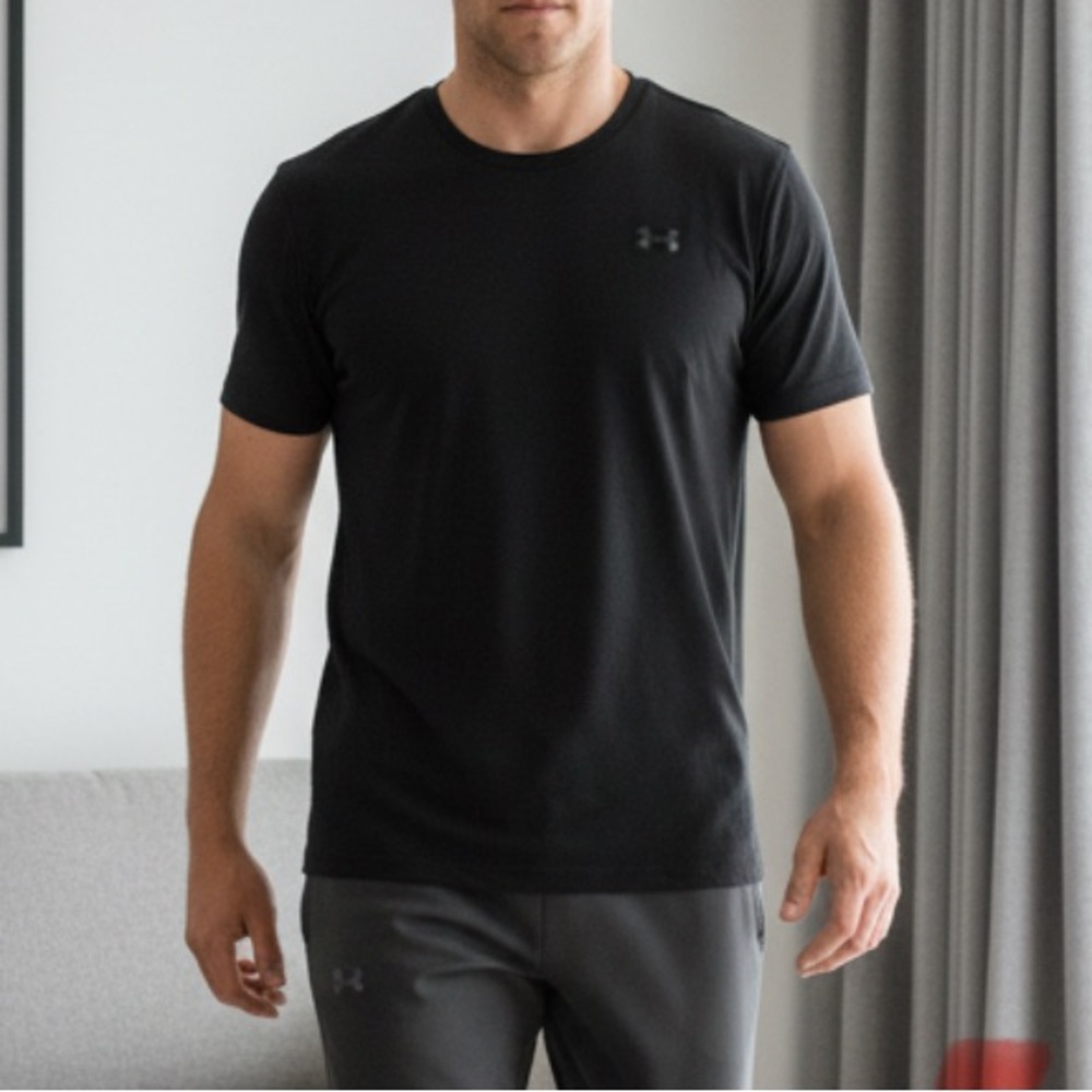 Under Armour Men's Black Short Sleeve Tee